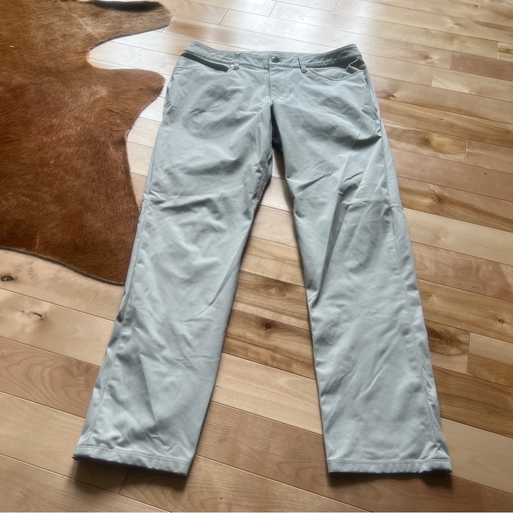 Men’s Lululemon ABC pant in Size 34